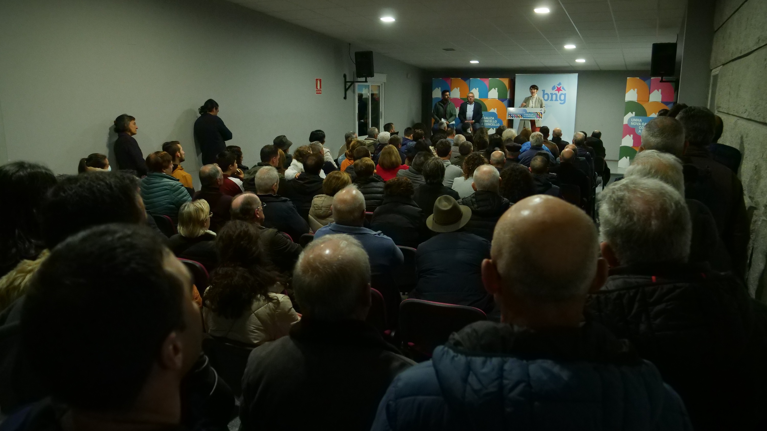 FOTO ANAPONTON VILAR DE SANTOS ACTO PRESENTACIÓN CANDIDATO ALCALDÍA 2
