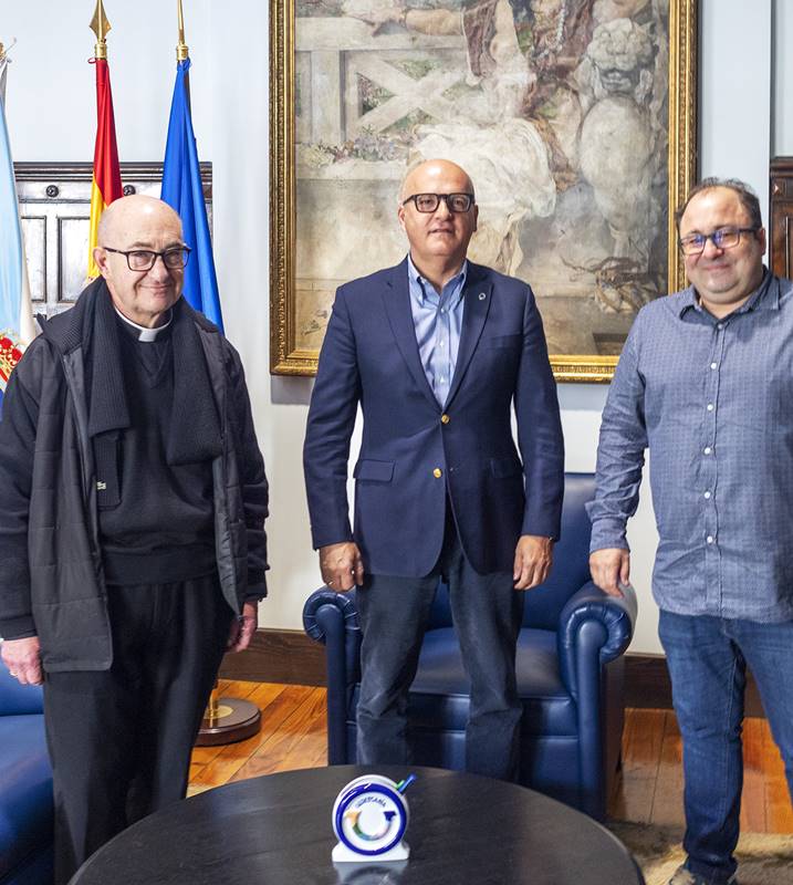 Reunión Manuel Baltar (Presidente Deputación Ourense) con Jaime Collazo Bóveda (Presidente da Agrupación Musical da Limia) e José Luis Tielas Santiago (Directora da Orquesta da Ourensanía).