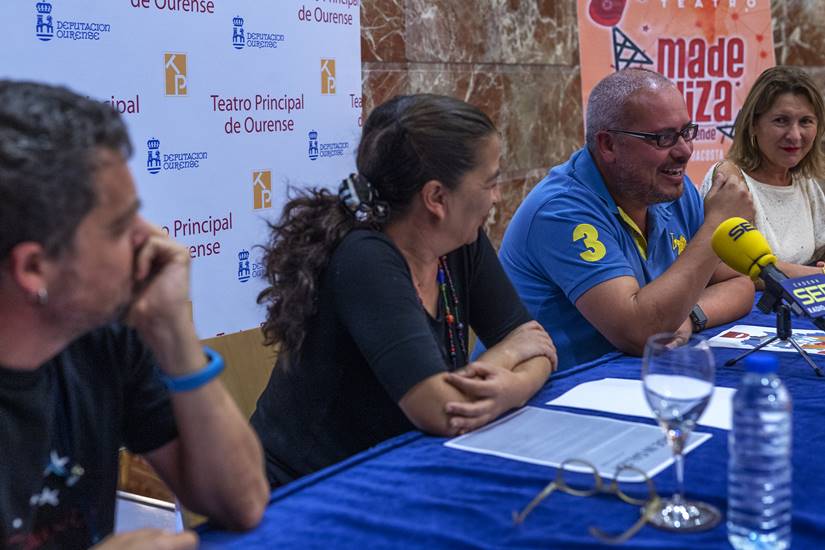 10.00 horas: Presentación “Made in Galiza”.- O vicepresidente segundo e deputado de Cultura, César Fernández, participa xunto á directora do Teatro Principal, Olga Mojón, na rolda de prensa de presentación de “Made in Galiza”, o último espectáculo de Sarabela Teatro. No Teatro Principal. Tamén participan de Sarabela Teatro, Fernando Dacosta, Sabela Gago Elena Seijo e Fina Calleja.